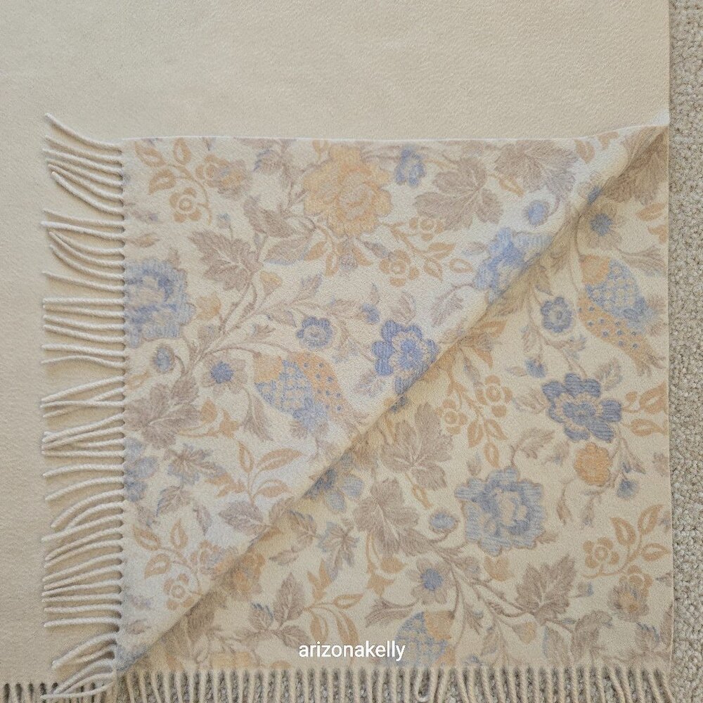 Loro Piana Cashmere Fringed Scarf Reversible Floral to Creme - Picture 6 of 17